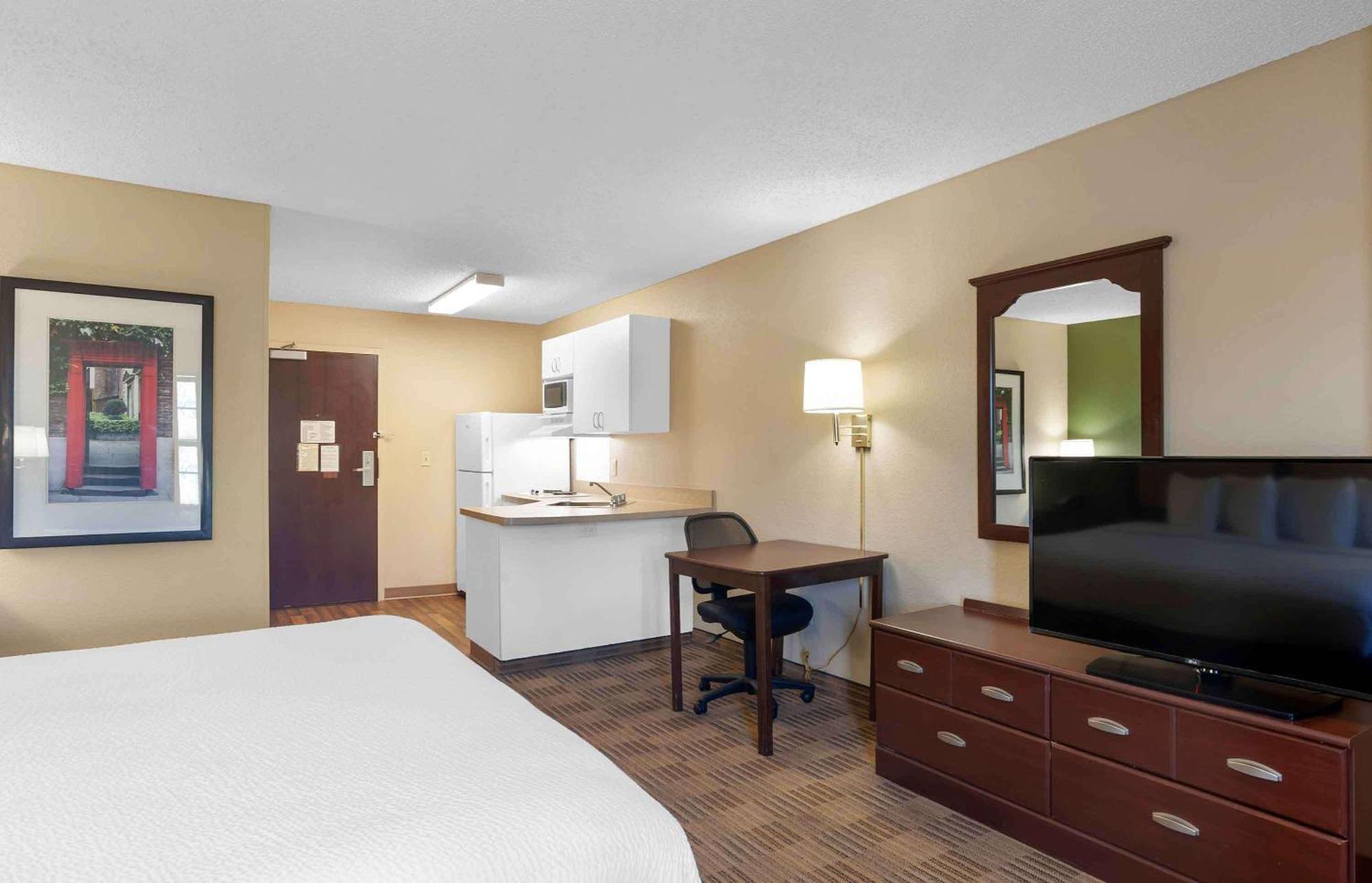 Extended Stay America Select Suites - Greensboro - Wendover Ave - Big Tree Way Εξωτερικό φωτογραφία