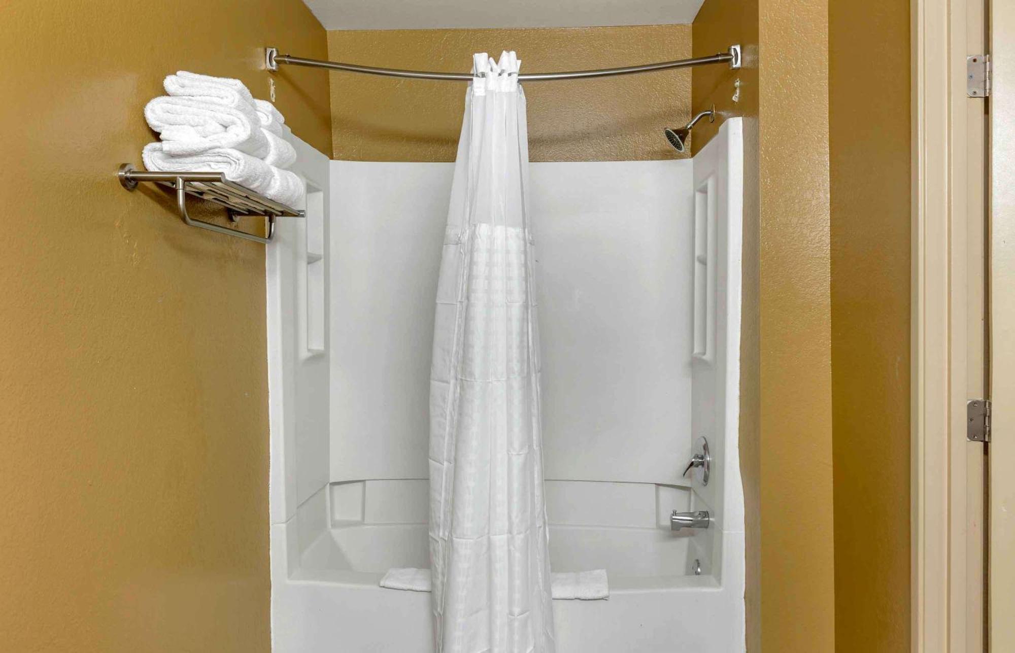 Extended Stay America Select Suites - Greensboro - Wendover Ave - Big Tree Way Εξωτερικό φωτογραφία