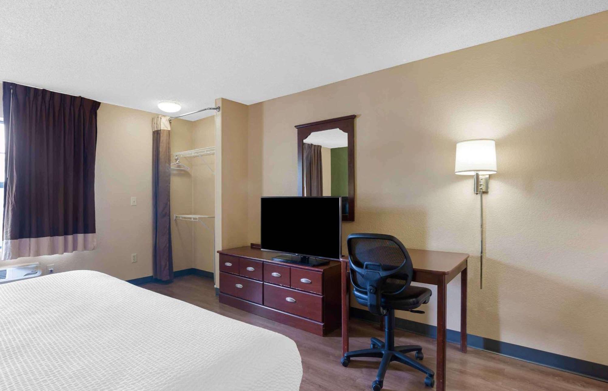 Extended Stay America Select Suites - Greensboro - Wendover Ave - Big Tree Way Εξωτερικό φωτογραφία