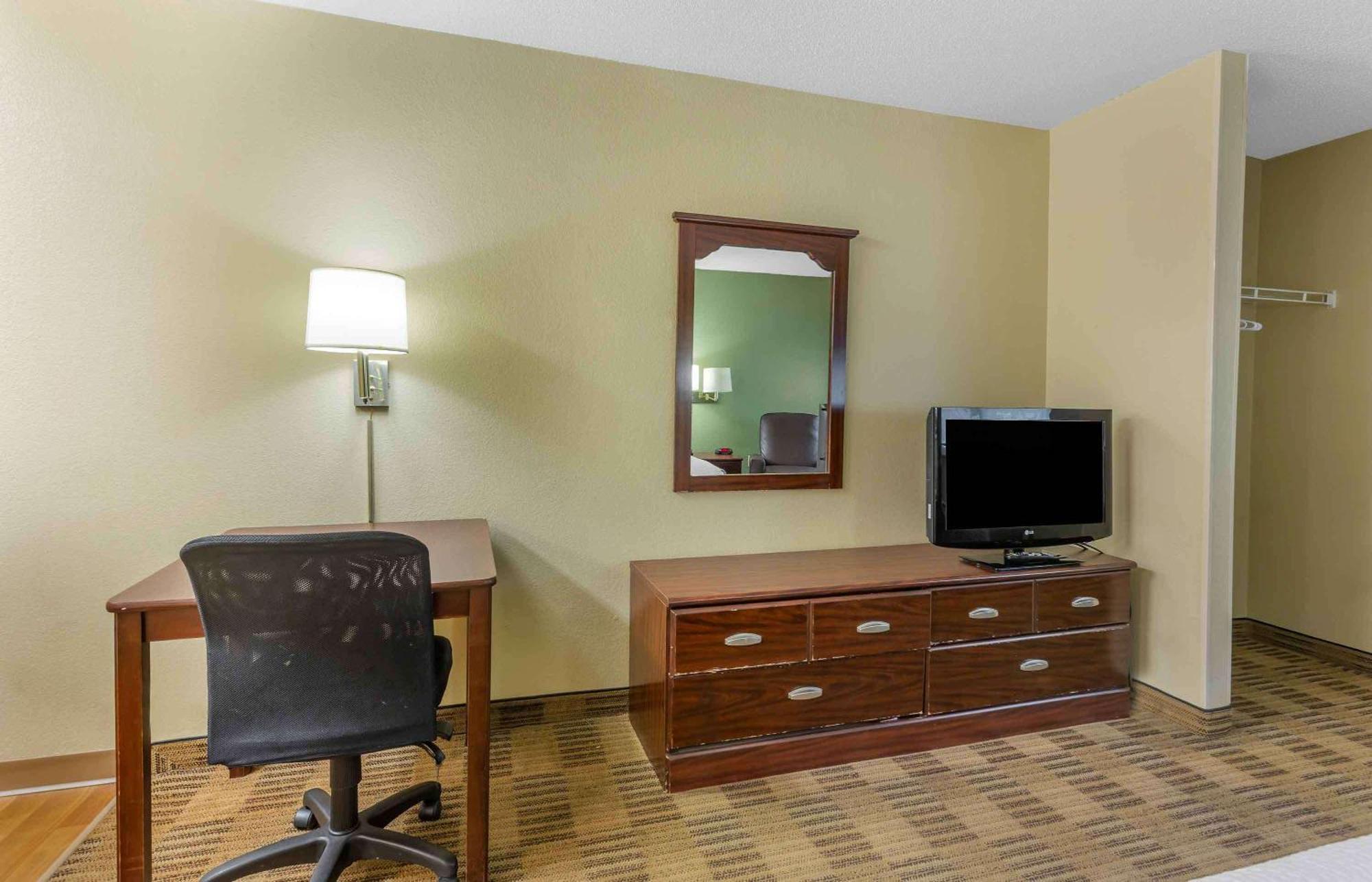 Extended Stay America Select Suites - Greensboro - Wendover Ave - Big Tree Way Εξωτερικό φωτογραφία