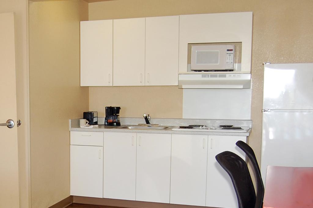 Extended Stay America Select Suites - Greensboro - Wendover Ave - Big Tree Way Εξωτερικό φωτογραφία