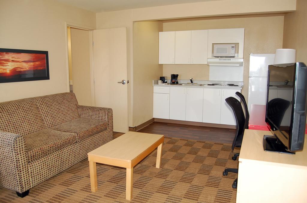 Extended Stay America Select Suites - Greensboro - Wendover Ave - Big Tree Way Εξωτερικό φωτογραφία