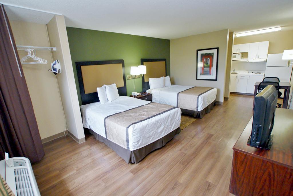Extended Stay America Select Suites - Greensboro - Wendover Ave - Big Tree Way Εξωτερικό φωτογραφία