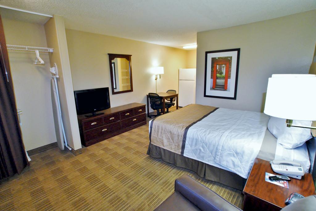 Extended Stay America Select Suites - Greensboro - Wendover Ave - Big Tree Way Εξωτερικό φωτογραφία